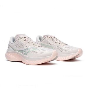 WOMEN'S KINVARA 15 LIKE NEW IN BOX